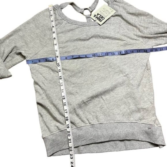 NWT Pam & Gela Strap Back Sweatshirt Heather Grey Women Size Small‎ - Picture 4 of 10